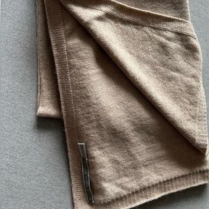 ALICIA ADAMS ALPACA INC.  -SUPER SOFT TRAVEL WRAP
FAIR TRADE BRAND -34x50inches